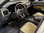 2022 Atlas Cross Sport Thumbnail 3