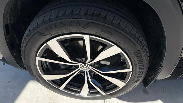 2024 Volkswagen Atlas Cross Sport SEL Premium R-Line 4Motion