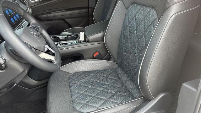 2025 Volkswagen Atlas Cross Sport SEL Premium R-Line 4Motion