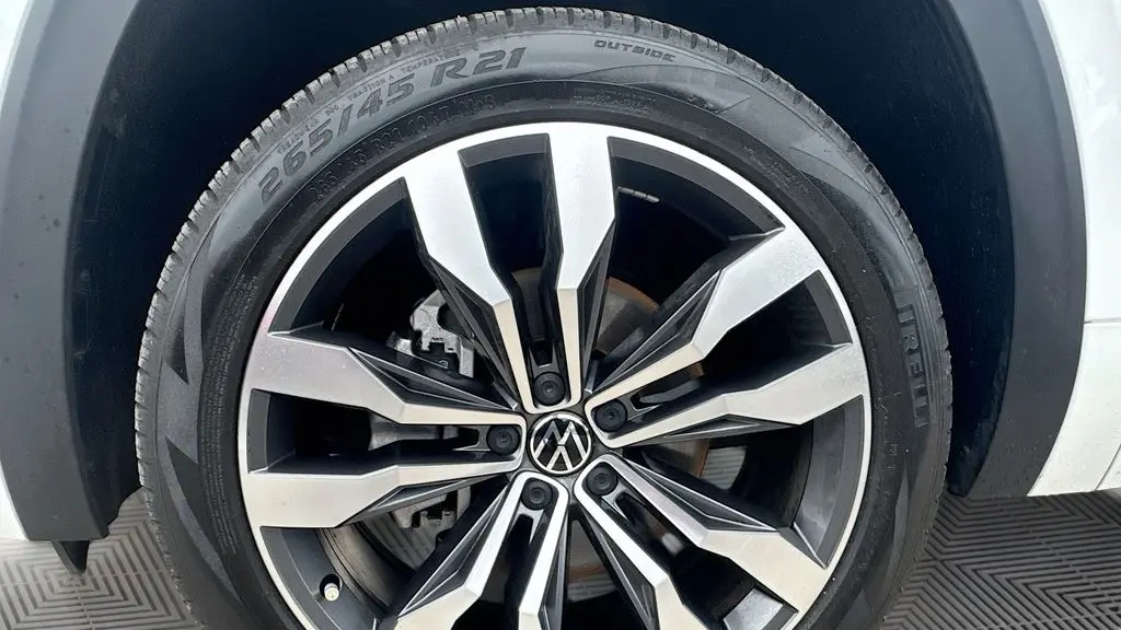 2023 Volkswagen Atlas Cross Sport V6 SEL Premium R-Line 4Motion
