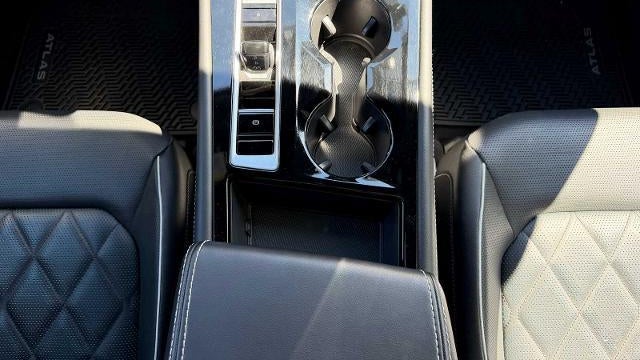 2024 Volkswagen Atlas Cross Sport SEL Premium R-Line 4Motion