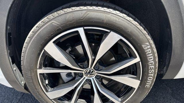 2024 Volkswagen Atlas Cross Sport SEL Premium R-Line 4Motion