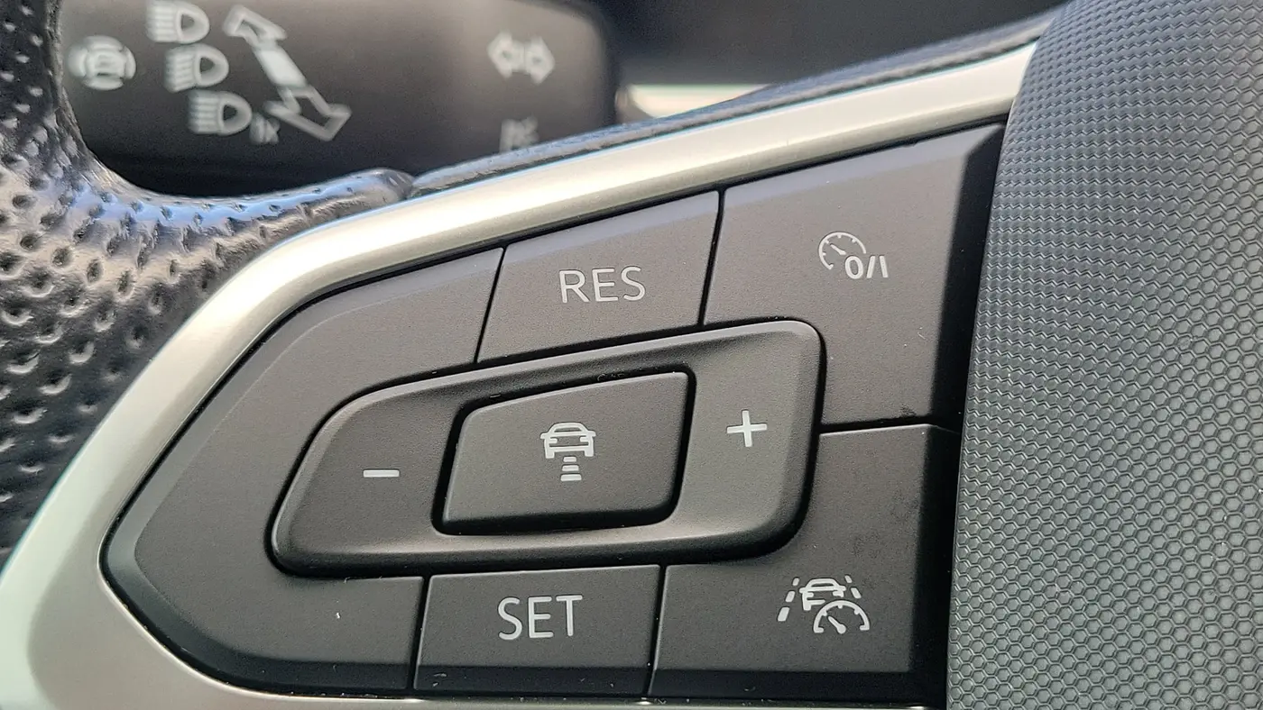 2022 Volkswagen Atlas Cross Sport V6 SEL Premium R-Line 4Motion