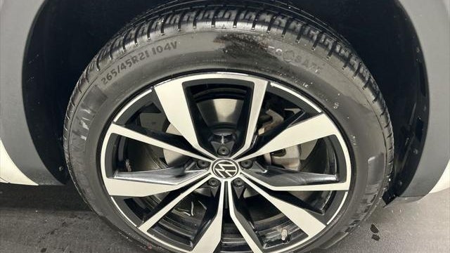 2024 Volkswagen Atlas Cross Sport SEL Premium R-Line 4Motion