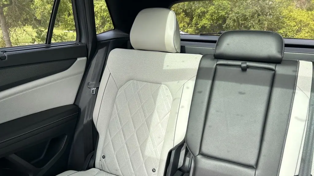 2024 Volkswagen Atlas Cross Sport SEL Premium R-Line 4Motion