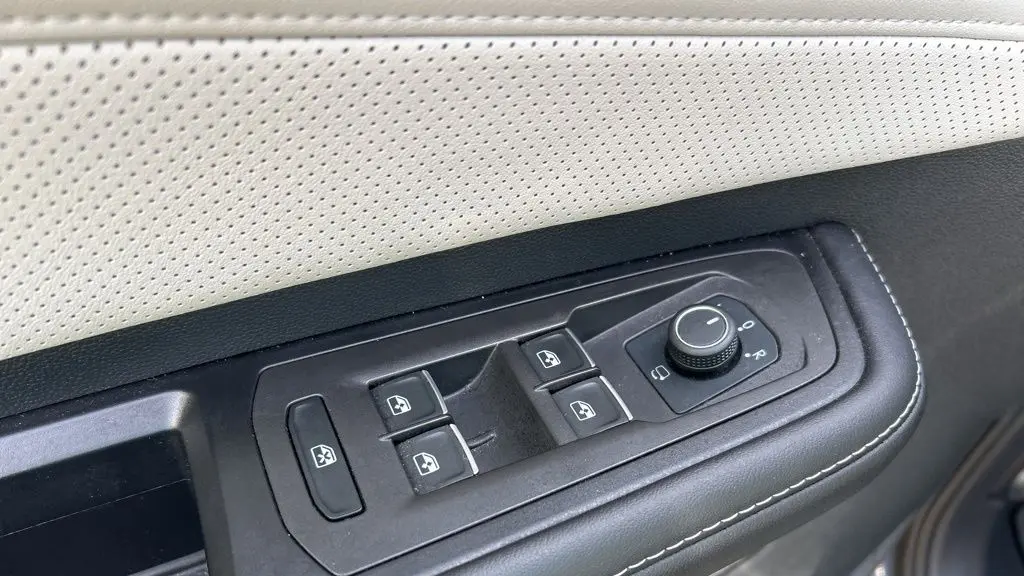 2024 Volkswagen Atlas Cross Sport SEL Premium R-Line 4Motion