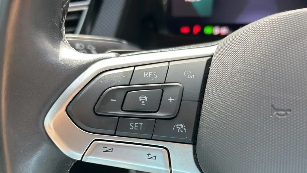 2024 Volkswagen Atlas Cross Sport SEL Premium R-Line 4Motion