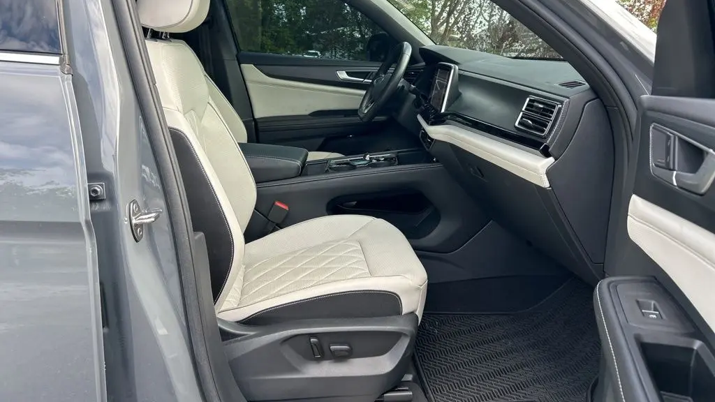 2024 Volkswagen Atlas Cross Sport SEL Premium R-Line 4Motion