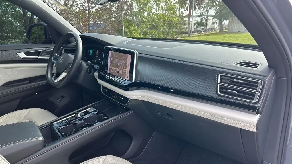 2024 Volkswagen Atlas Cross Sport SEL Premium R-Line 4Motion
