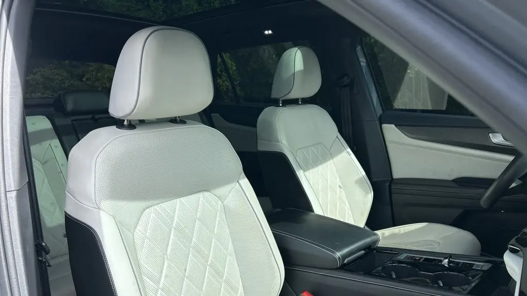 2024 Volkswagen Atlas Cross Sport SEL Premium R-Line 4Motion