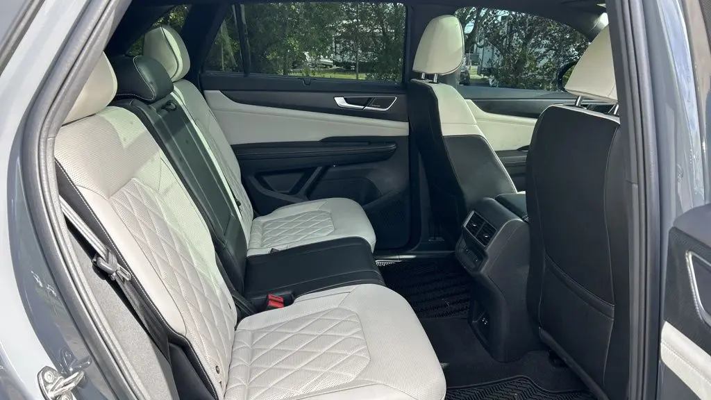 2024 Volkswagen Atlas Cross Sport SEL Premium R-Line 4Motion