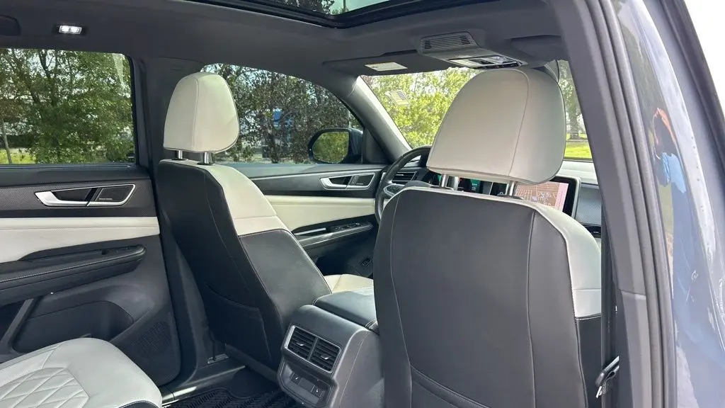 2024 Volkswagen Atlas Cross Sport SEL Premium R-Line 4Motion