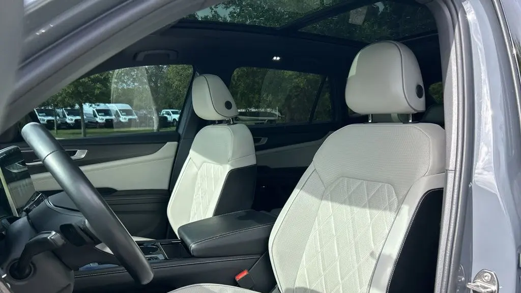 2024 Volkswagen Atlas Cross Sport SEL Premium R-Line 4Motion