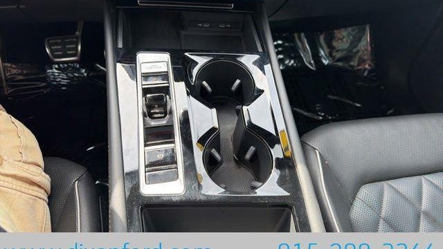 2024 Volkswagen Atlas Cross Sport SEL Premium R-Line 4Motion