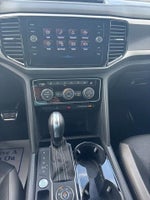 2021 Atlas Cross Sport Thumbnail 16