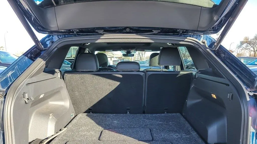 2023 Volkswagen Atlas Cross Sport V6 SEL Premium R-Line 4Motion