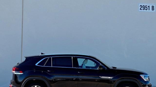 2025 Volkswagen Atlas Cross Sport SEL Premium R-Line 4Motion
