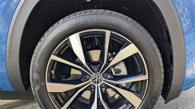 2025 Volkswagen Atlas Cross Sport SEL Premium R-Line 4Motion
