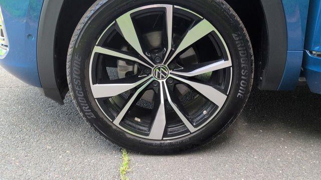 2025 Volkswagen Atlas Cross Sport SEL Premium R-Line 4Motion