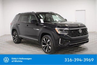 2026 Volkswagen Atlas with Deep Black Pearl Exterior