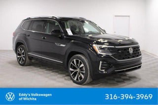 2026 Volkswagen Atlas with Deep Black Pearl Exterior