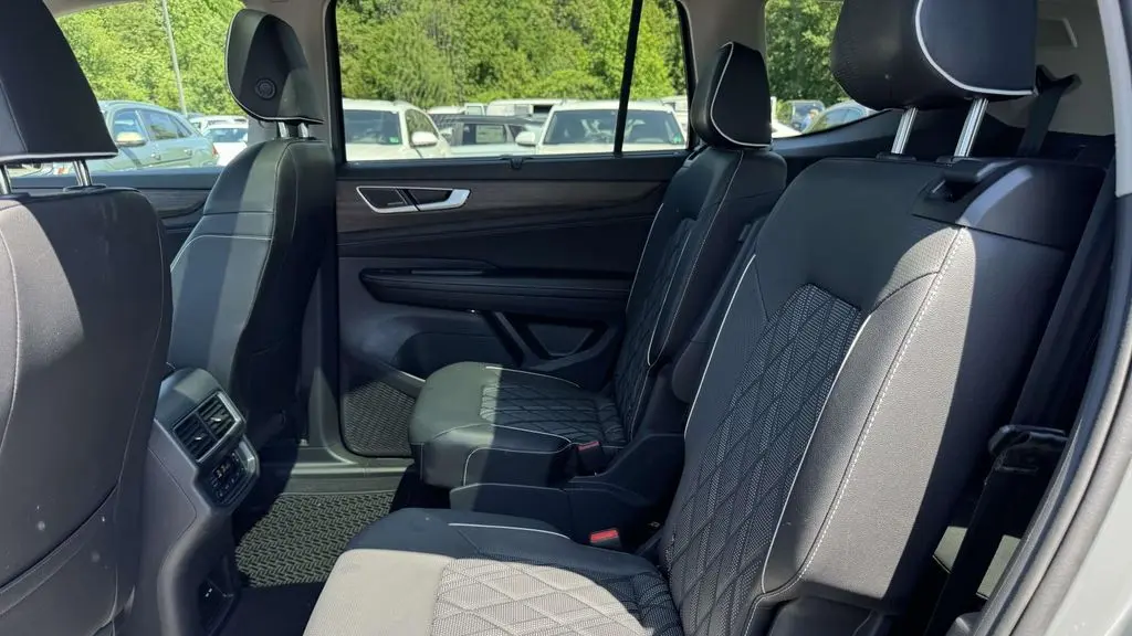 2026 Volkswagen Atlas SEL Premium R-Line 4Motion
