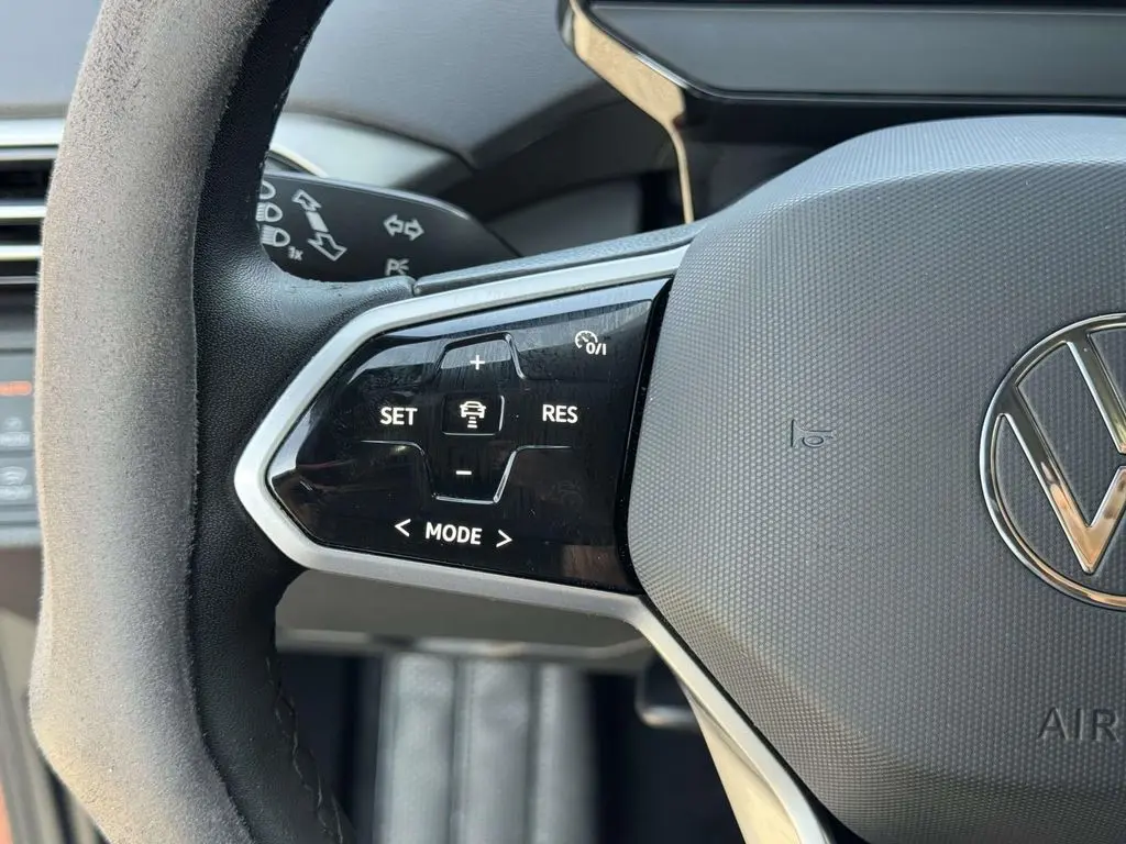 2023 Volkswagen Id.4 - $18,899