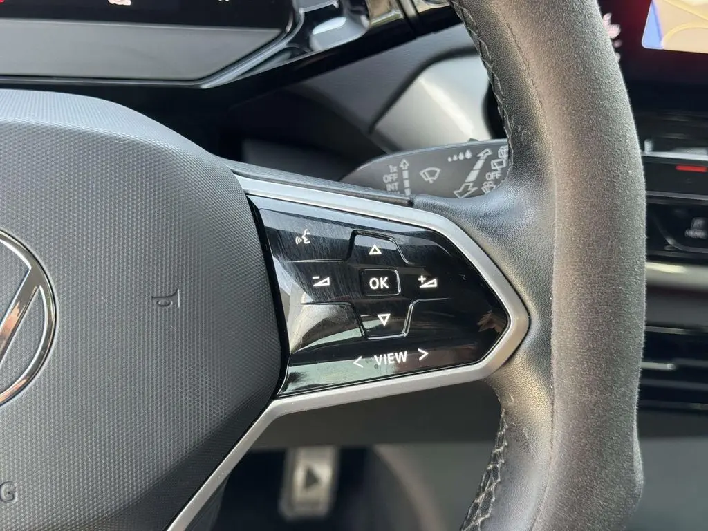 2023 Volkswagen Id.4 - $18,899