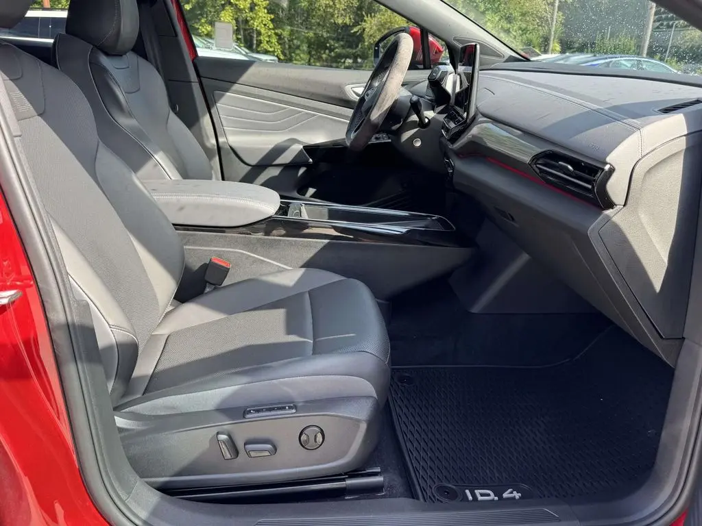 2023 Volkswagen Id.4 - $18,899