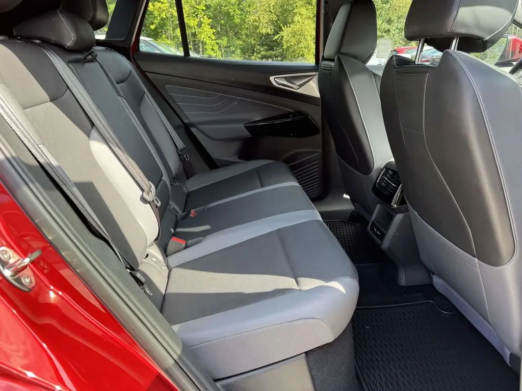 2023 Volkswagen Id.4 - $18,899