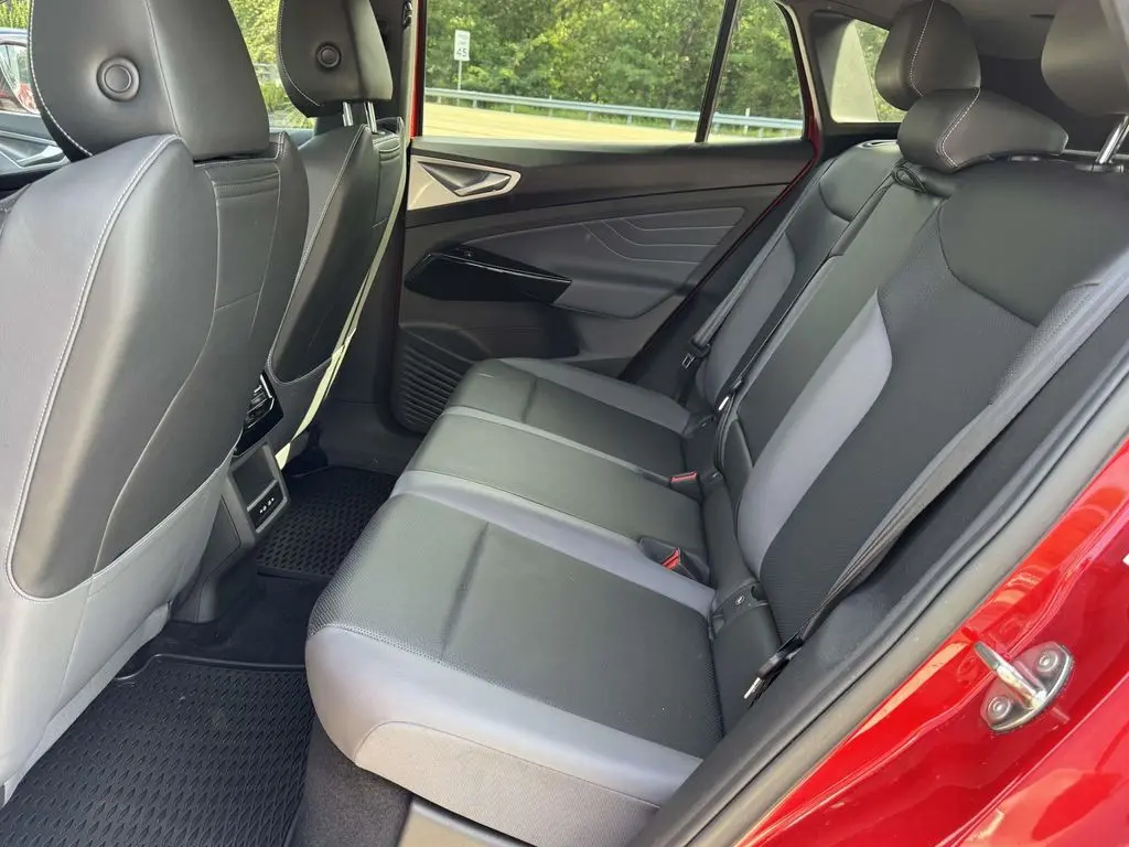 2023 Volkswagen Id.4 - $18,899
