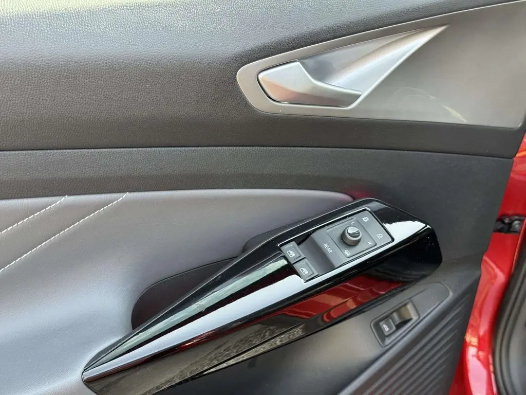 2023 Volkswagen Id.4 - $18,899