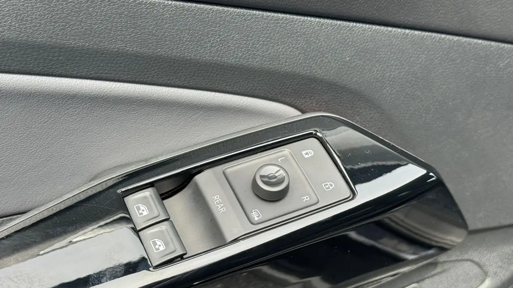 2023 Volkswagen ID 4  Pro S