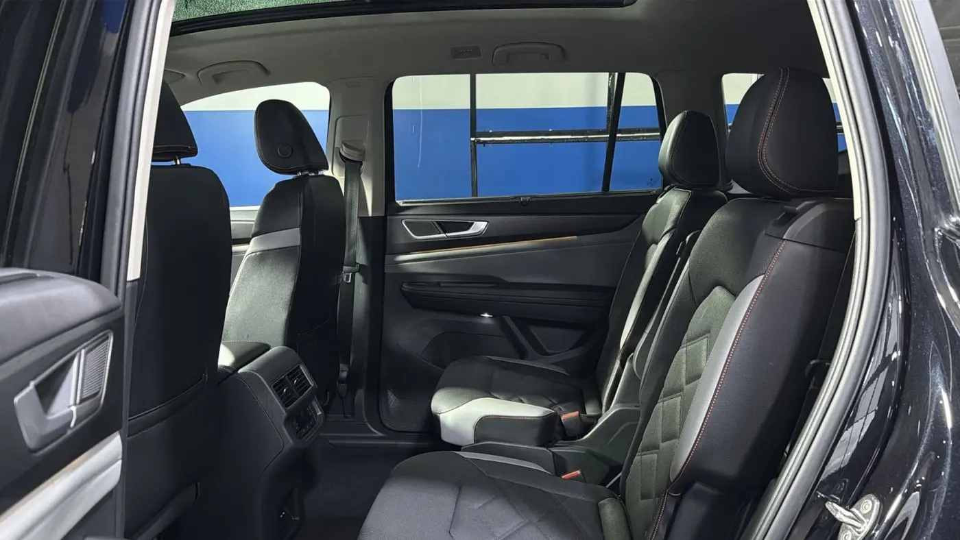 2024 Volkswagen Atlas Peak Edition SEL 4Motion