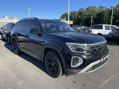 Photo of a 2024 Volkswagen Atlas AWD Peak Edition SEL 4motion 4DR SUV for sale