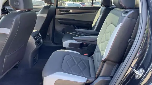 2024 Volkswagen Atlas Peak Edition SEL 4Motion