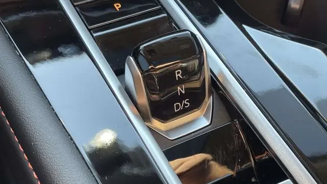 2024 Volkswagen Atlas Peak Edition SEL 4Motion