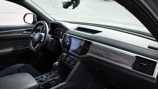 2022 Volkswagen Atlas Cross Sport SE 4Motion
