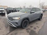 2022 Atlas Cross Sport Thumbnail 3