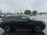 2024 Atlas Cross Sport Thumbnail 3