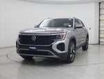 2024 Atlas Cross Sport Thumbnail 4