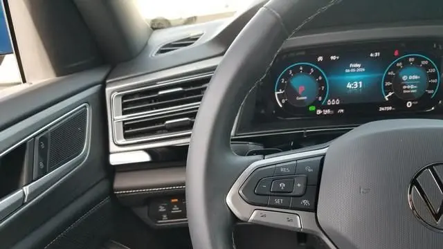 2024 Volkswagen Atlas Cross Sport SE 4Motion