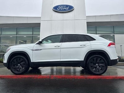 Photo of a 2024 Volkswagen Atlas Cross Sport AWD SE 4motion 4DR SUV W/Technology for sale