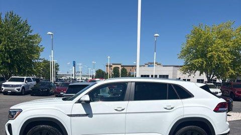2024 Volkswagen Atlas Cross Sport SE 4Motion