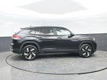 2024 Atlas Cross Sport Thumbnail 3