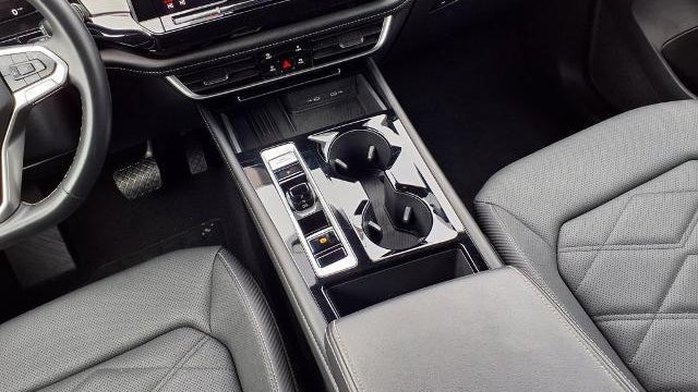 2025 Volkswagen Atlas Cross Sport SE 4Motion