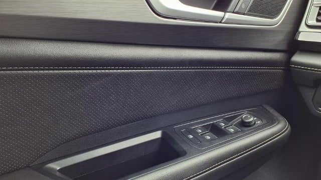 2025 Volkswagen Atlas Cross Sport SE 4Motion