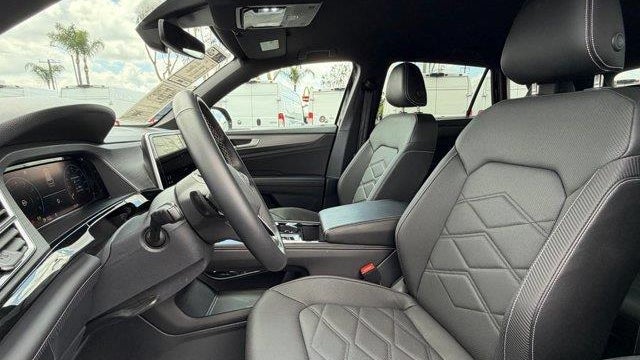 2025 Volkswagen Atlas Cross Sport SE 4Motion