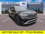 2023 Atlas Cross Sport Thumbnail 1