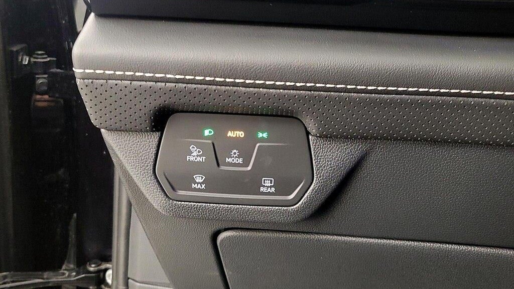 2025 Volkswagen Atlas Cross Sport SE 4Motion
